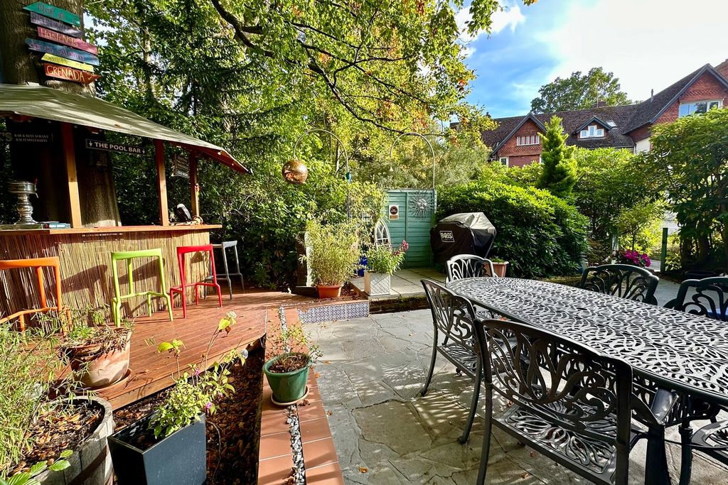 Additional image 12 of 2 bed flat for salePortesbery Road, Camberley GU15