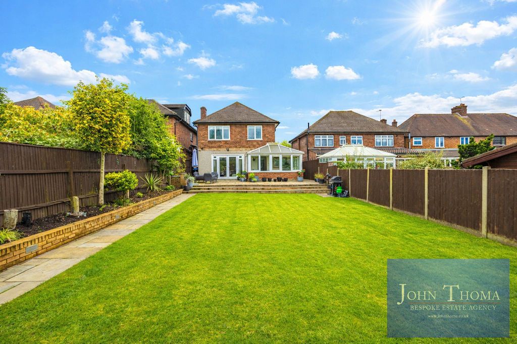 Additional image 24 of 4 bed detached house for saleNew Barns Way, Chigwell IG7