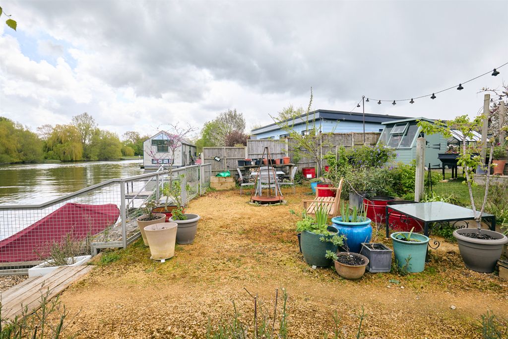 Additional image 6 of 2 bed detached house for saleLaleham Reach, Chertsey KT16