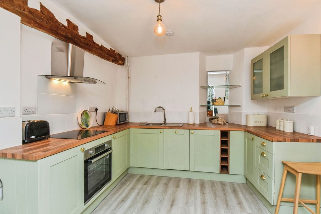 Additional image 2 of 2 bed flat for saleSadler Street, Wells, Somerset BA5