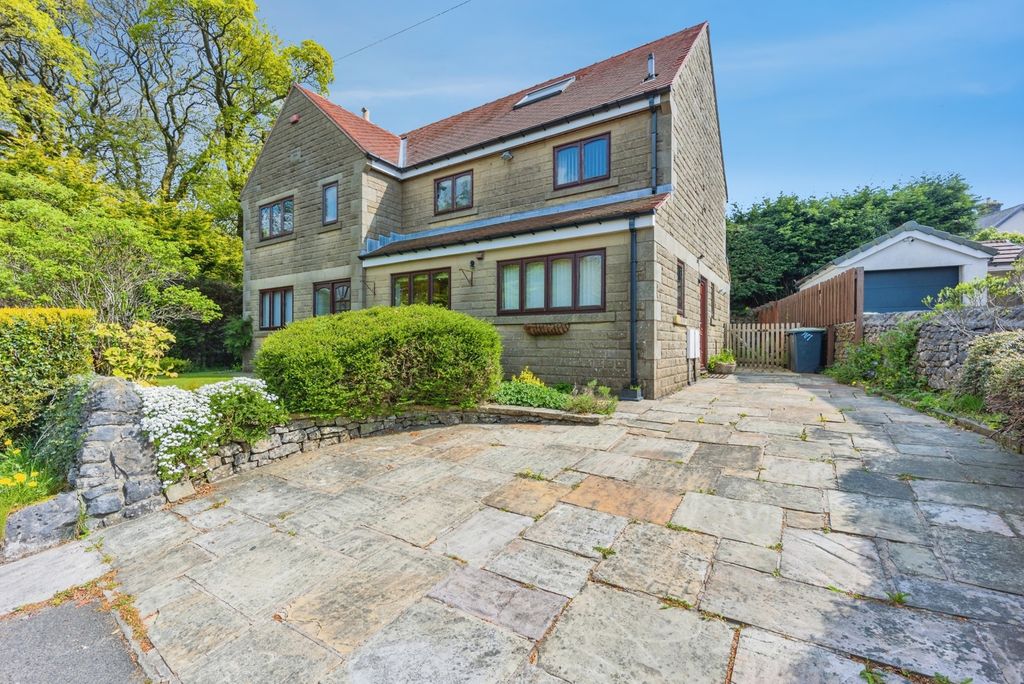 5 bed detached house for saleBishops Lane, Buxton, Derbyshire SK17