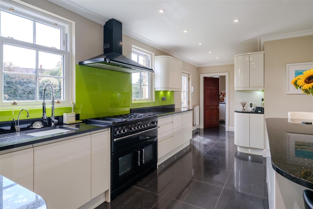 Additional image 16 of 5 bed detached house for saleBurbank House, Westbrook Close, Brookside, Chesterfield S40