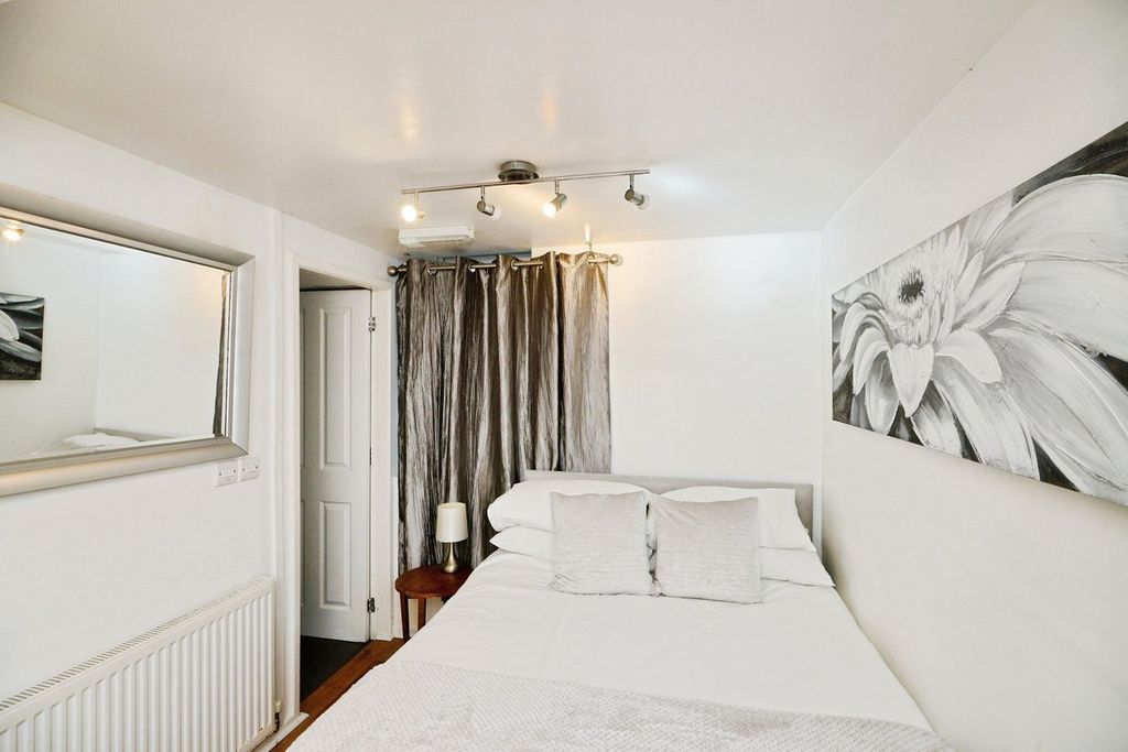 Additional image 35 of 7 bed semi-detached house for saleEngland Road South, Caernarfon LL55