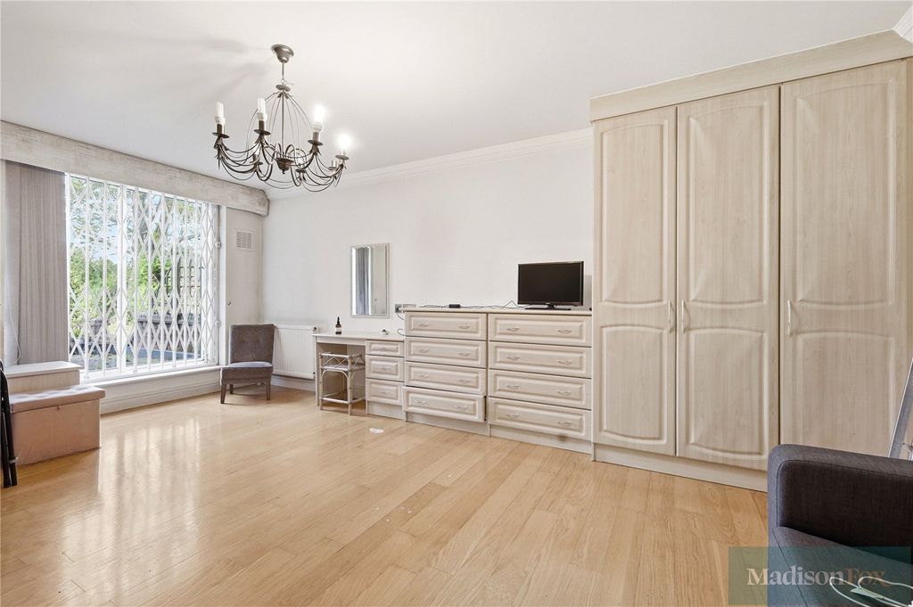 Additional image 19 of 2 bed flat for saleManor Road, Chigwell, Essex IG7