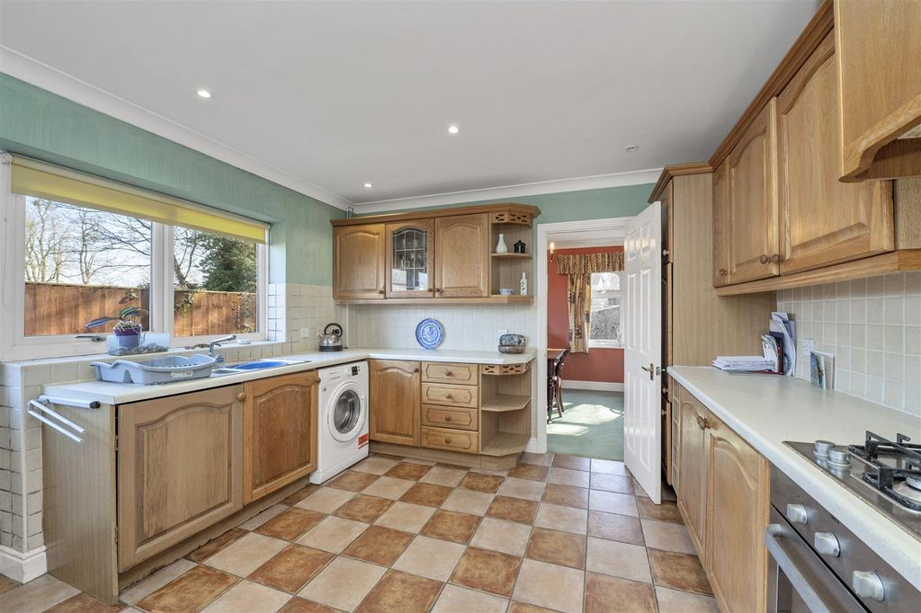 Additional image 6 of 3 bed detached bungalow for salePine Leys, Bury St Edmunds IP32