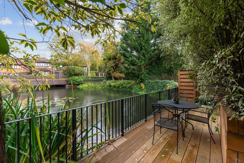 Additional image 2 of 4 bed detached house for saleLaurino Place, Bushey WD23