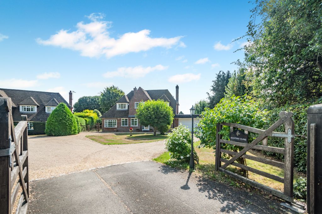 Additional image 2 of 4 bed detached house for saleHunters Close, Chesham HP5