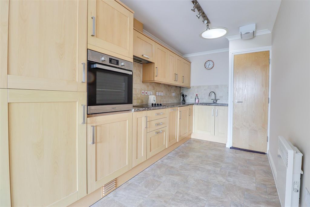Additional image 6 of 1 bed property for saleLong Road, Canvey Island SS8