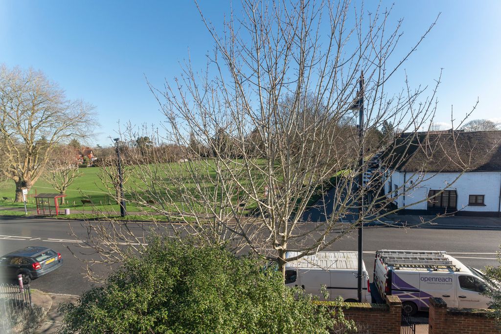 Additional image 5 of 2 bed flat for saleWindsor Street, Chertsey KT16