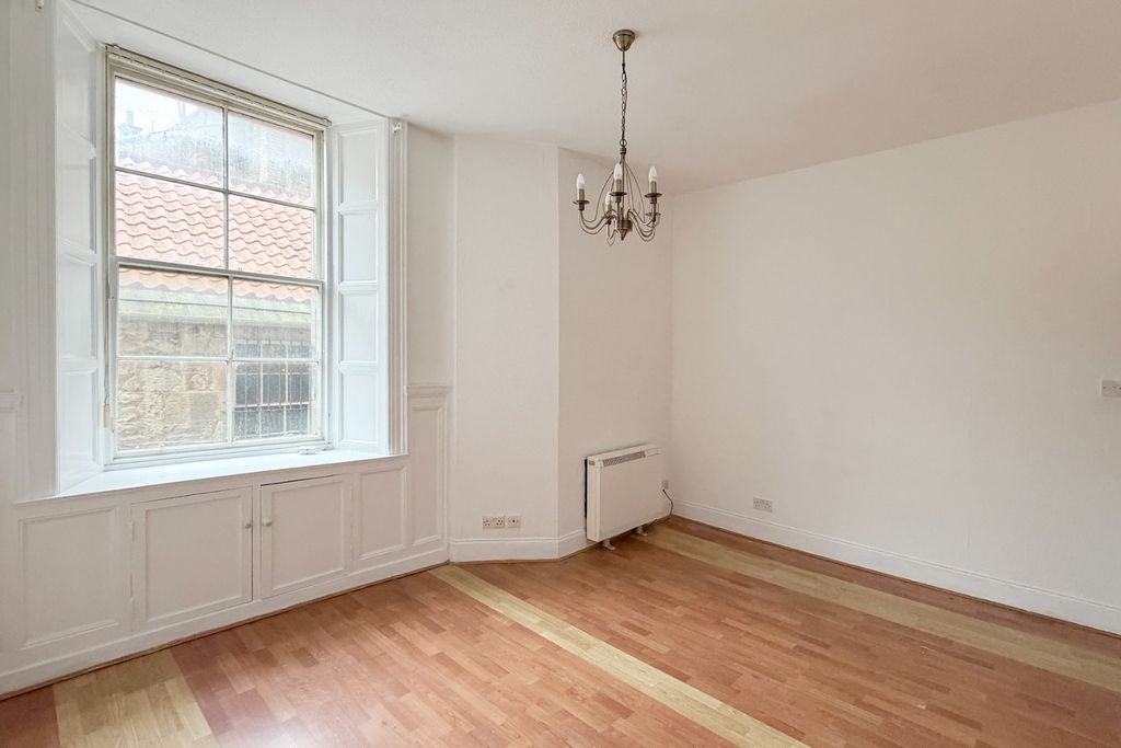 Additional image 6 of 2 bed flat for saleHigh Street, Kirkcaldy, Kirkcaldy KY1
