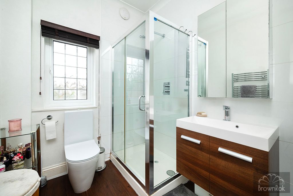 Additional image 16 of 5 bed detached house for saleHeathfield Road, Bushey, Hertfordshire WD23