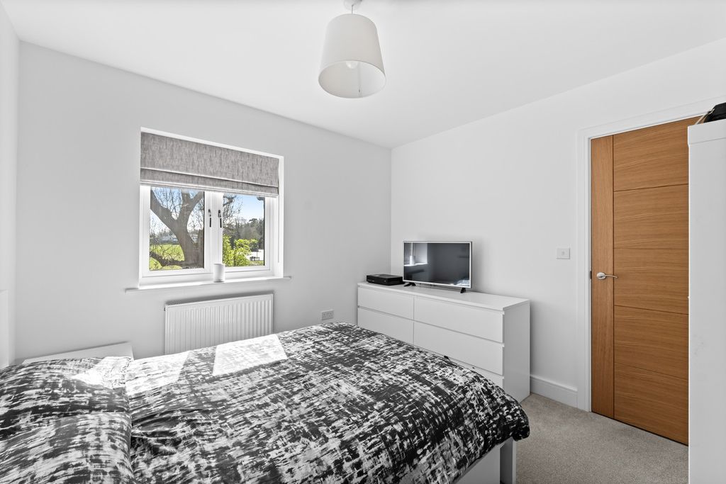 Additional image 12 of 4 bed detached house for salePorkele Place, Caterham CR3