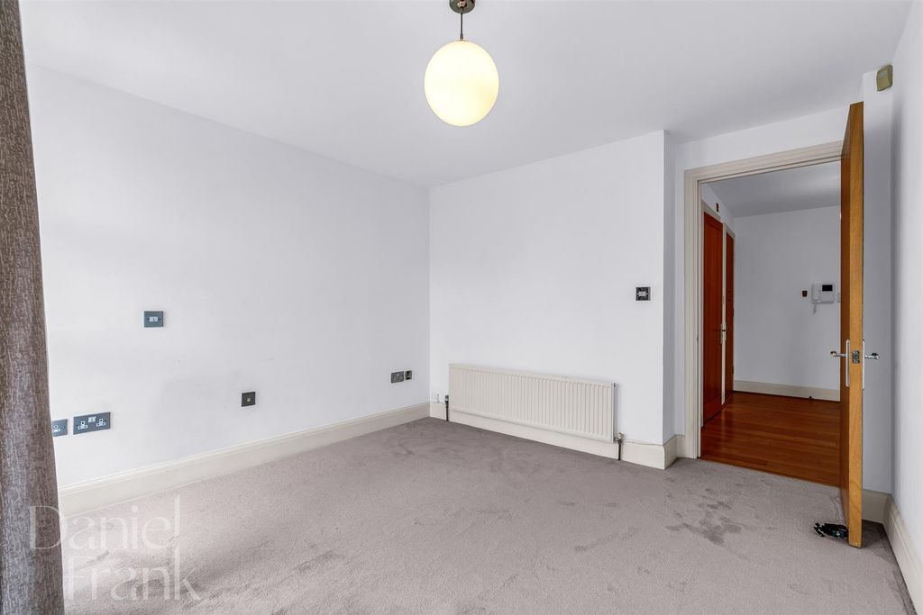 Additional image 13 of 2 bed flat for saleHigh Road, Chigwell IG7