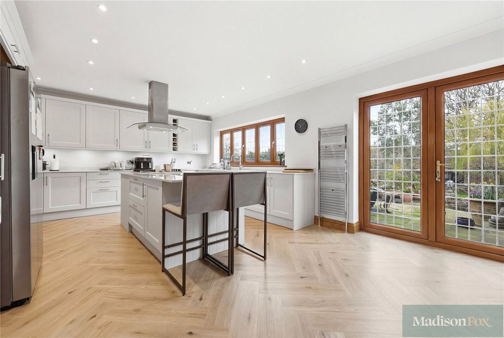Additional image 10 of 6 bed detached house for saleTomswood Road, Chigwell IG7