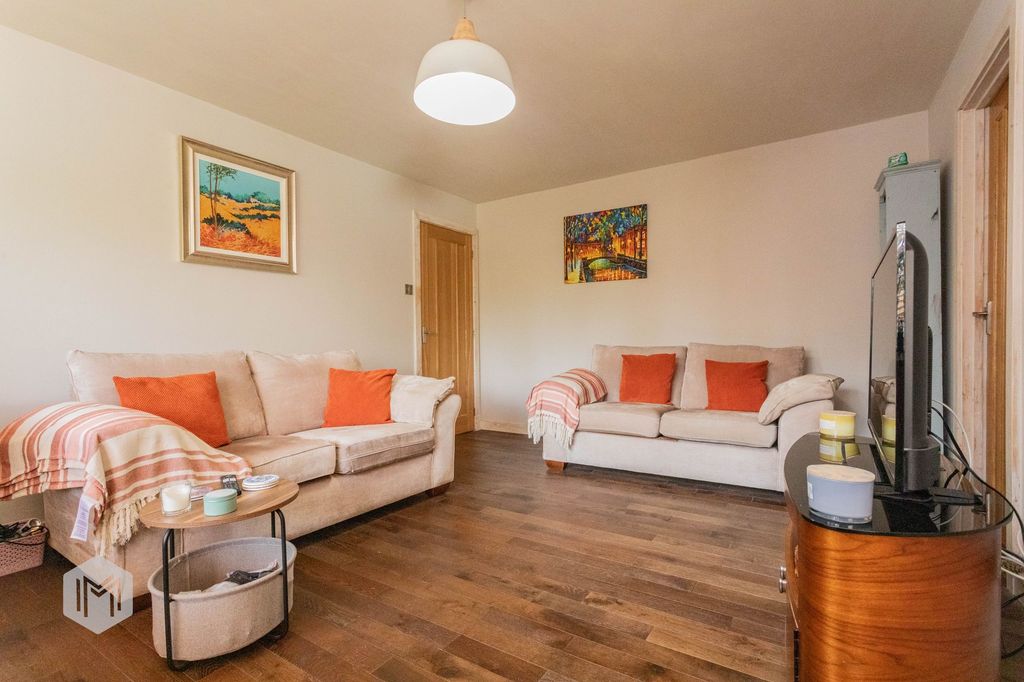 1 bed flat for salePole Lane, Bury BL9 photo 3