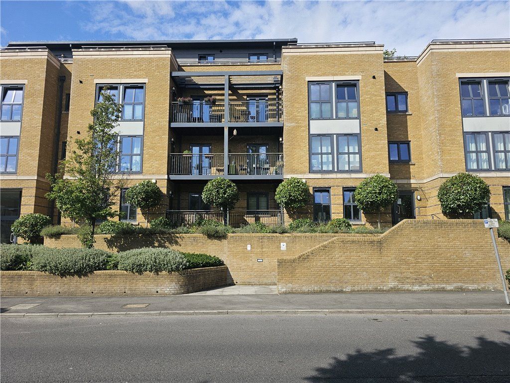 2 bed flat for saleGodstone Road, Caterham, Surrey CR3