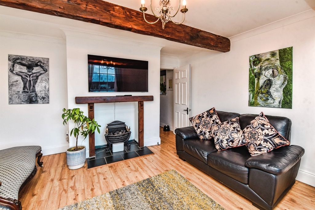 Additional image 3 of 1 bed flat for saleSt. Mary Street, Chippenham SN15