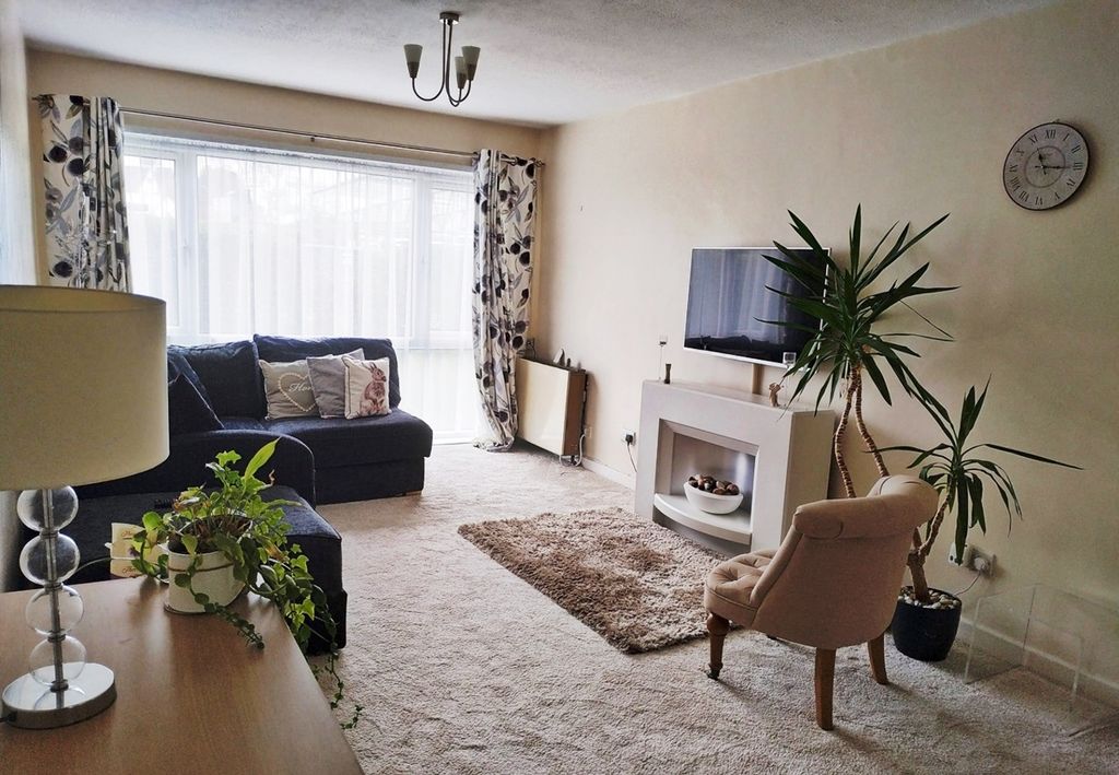 Additional image 3 of 2 bed flat for sale2 Bedroom + Garage, Chelmsford CM2