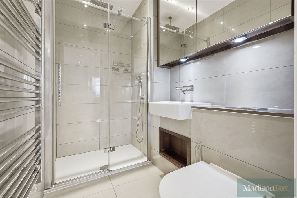 Additional image 17 of 2 bed flat for saleHigh Road, Chigwell, Essex IG7