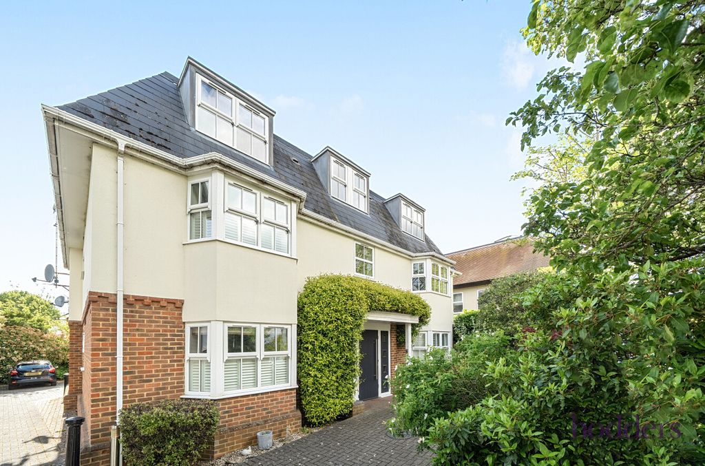 Additional image 17 of 2 bed flat for saleWindsor Street, Chertsey, Surrey KT16
