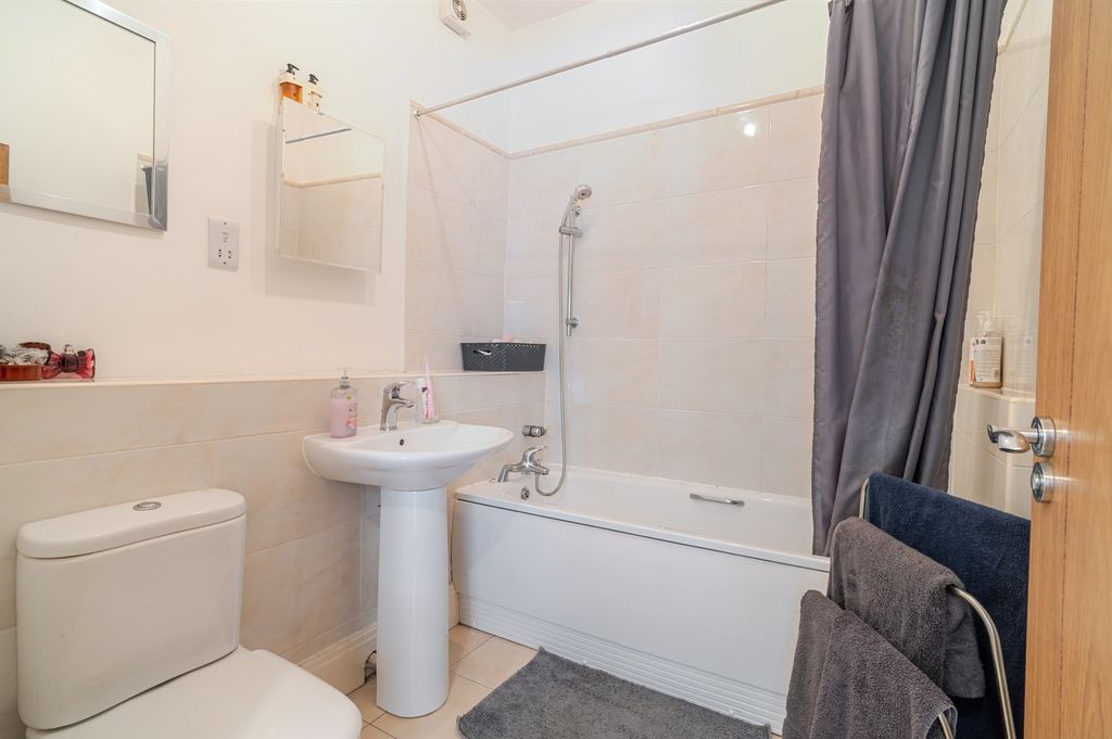 Additional image 13 of 2 bed flat for saleRoyal House, Apartment 9, New Road, Kirkby Lonsdale, Carnforth LA6