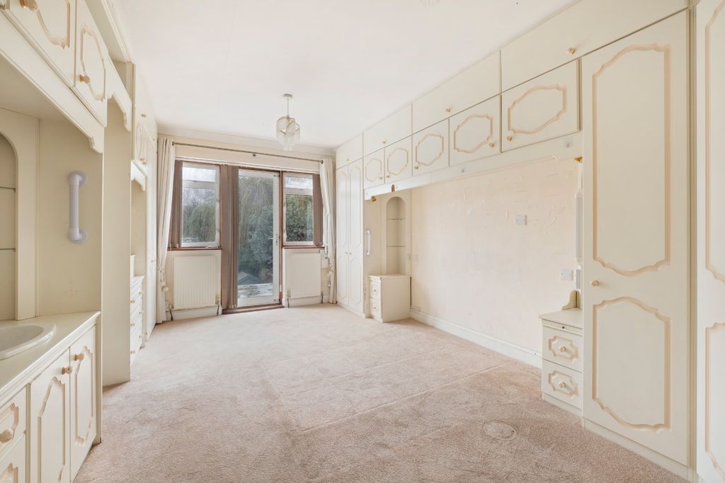 Additional image 11 of 6 bed semi-detached house for saleSalisbury Road, Carshalton SM5