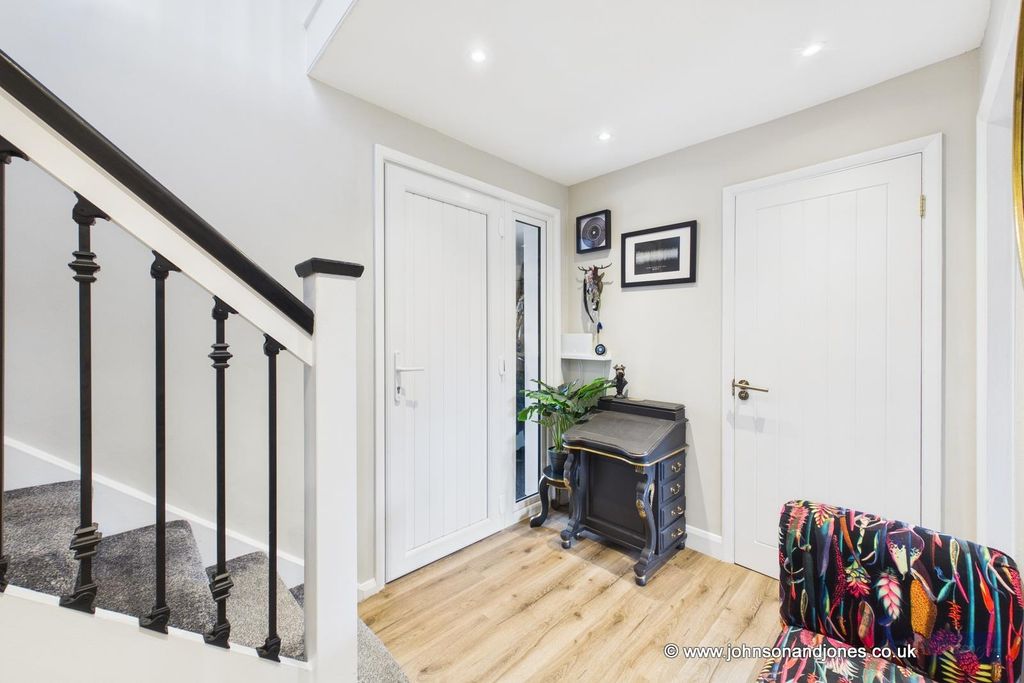 Additional image 22 of 4 bed detached house for saleLittle Green Lane, Chertsey KT16