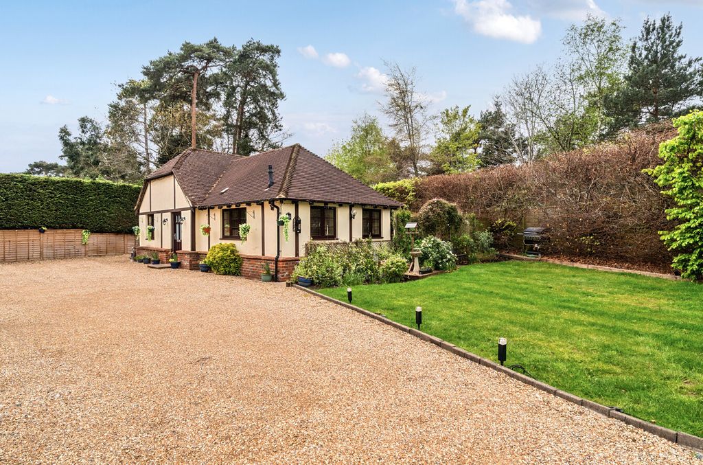 Additional image 13 of 5 bed detached house for saleYoulden Drive, Camberley, Surrey GU15