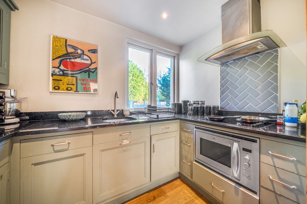 Additional image 4 of 2 bed flat for saleElmstead Lane, Chislehurst BR7