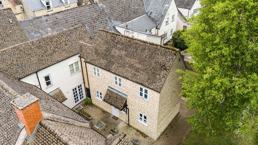 Additional image 12 of 1 bed flat for saleGloucester Street, Cirencester, Gloucestershire GL7