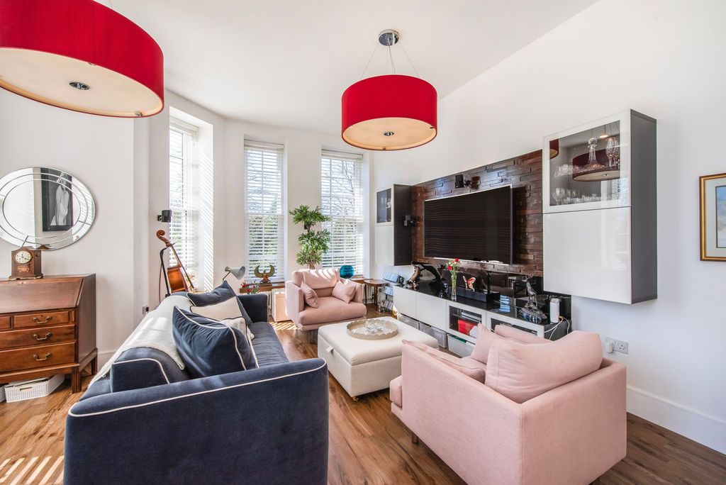 Additional image 6 of 2 bed flat for saleHomestead Road, Chichester PO19