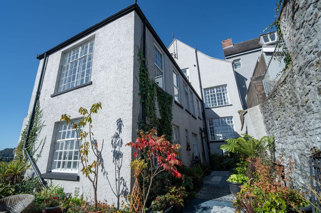 Additional image 31 of 7 bed property for saleEagle Star House, 9 Quay Street, Carmarthen SA31