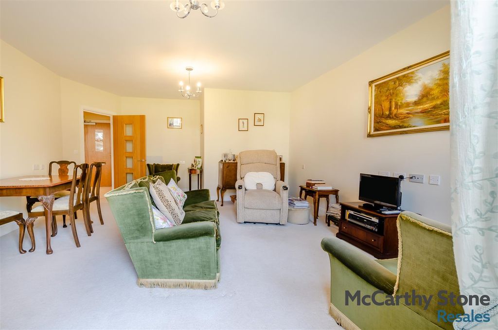 Additional image 6 of 1 bed flat for saleTrinity Road, Chipping Norton, Oxfordshire OX7