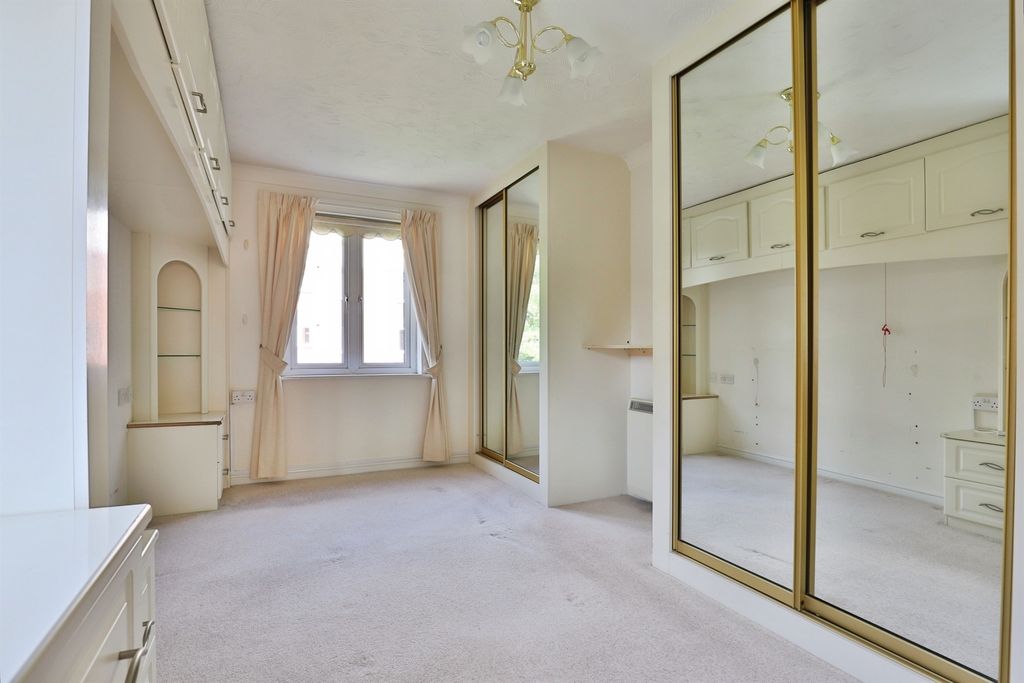 Additional image 15 of 2 bed flat for saleStour Road, Christchurch BH23
