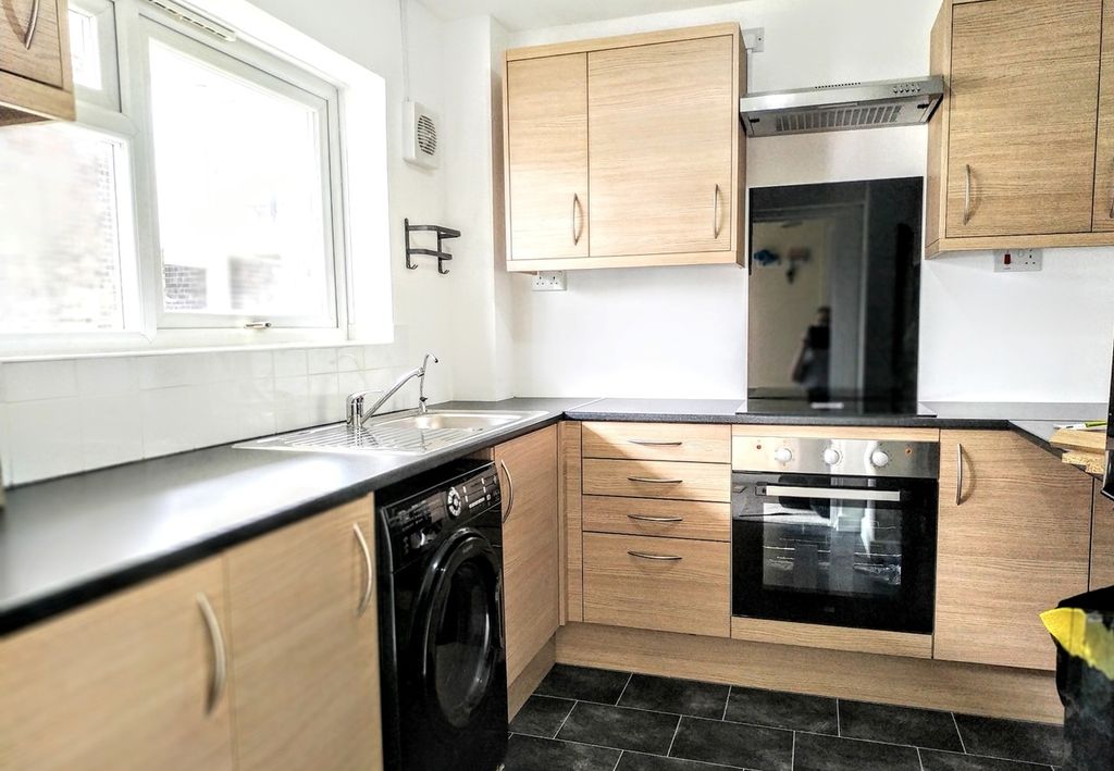 Additional image 2 of 2 bed flat for sale2 Bedroom + Garage, Chelmsford CM2