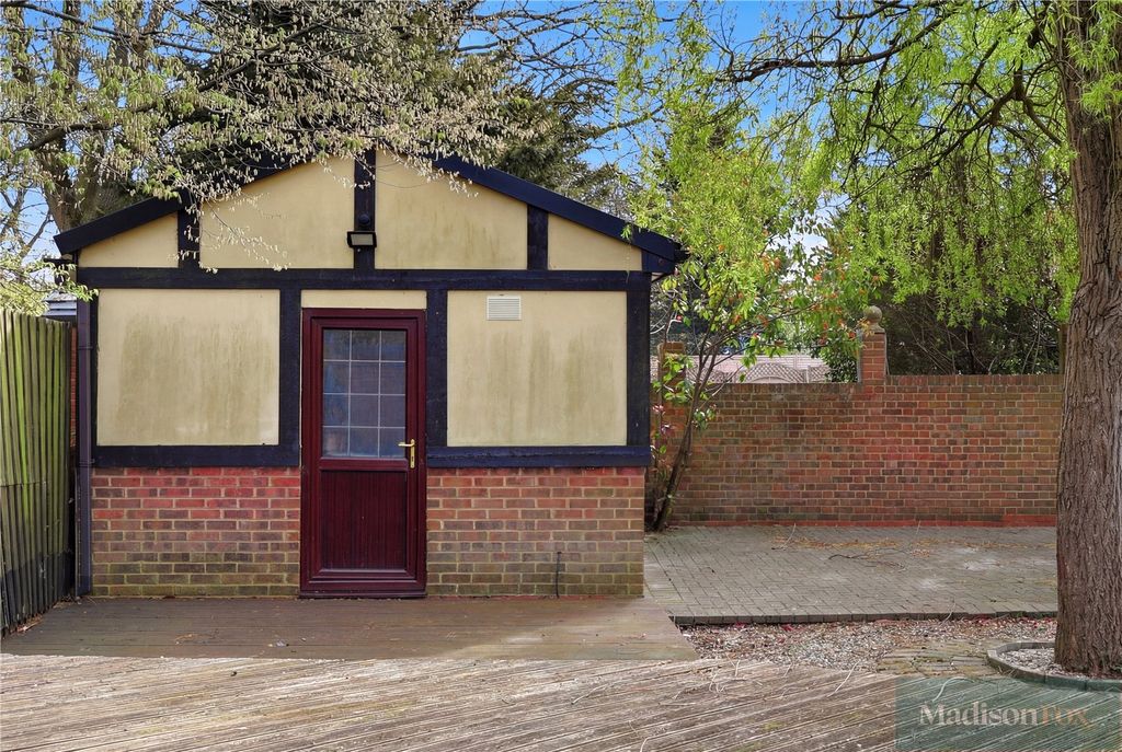 Additional image 41 of 6 bed detached house for saleTomswood Road, Chigwell IG7