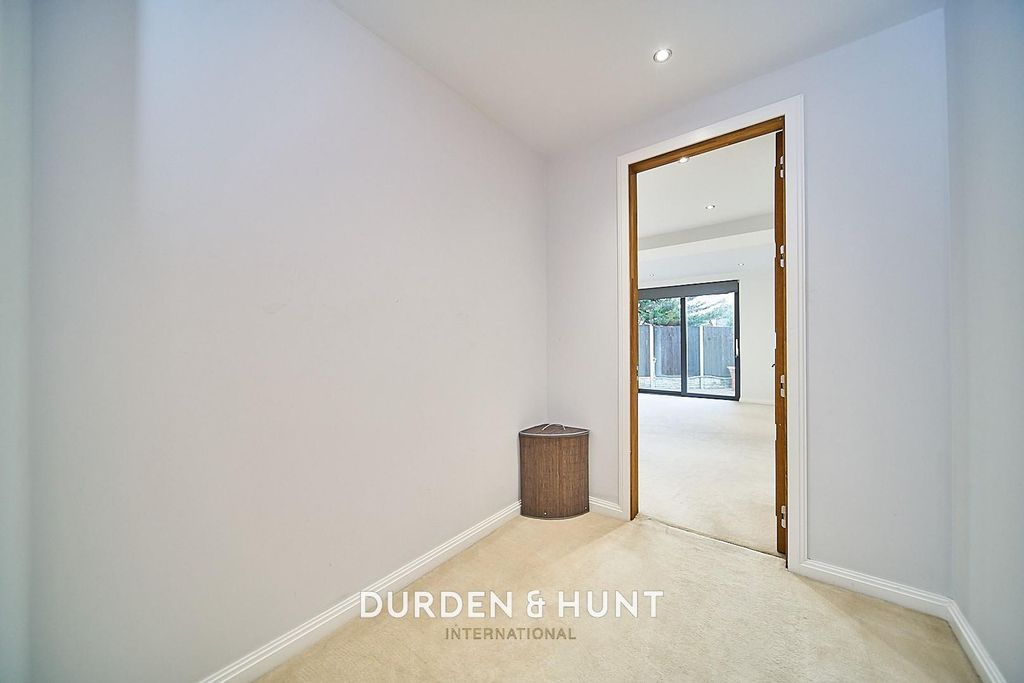 Additional image 14 of 2 bed flat for saleEden Avenue, Chigwell IG7