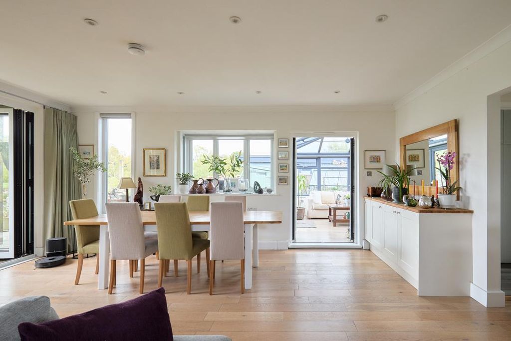 Additional image 4 of 2 bed detached house for saleLaleham Reach, Chertsey KT16