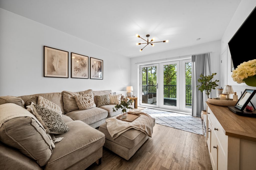 Additional image 7 of 2 bed flat for saleChertsey, Surrey KT16