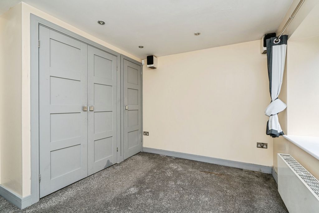 Additional image 3 of 3 bed flat for saleLondon Street, Chertsey, Surrey KT16