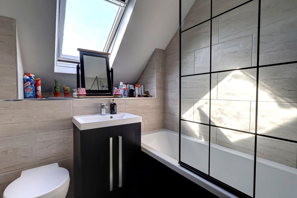 Additional image 7 of 3 bed maisonette for saleMilton Gardens, Princes Risborough, Buckinghamshire HP27