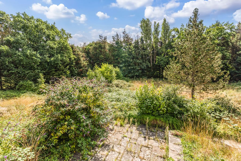 Additional image 5 of 7 bed detached house for saleRuxbury Road, Chertsey KT16