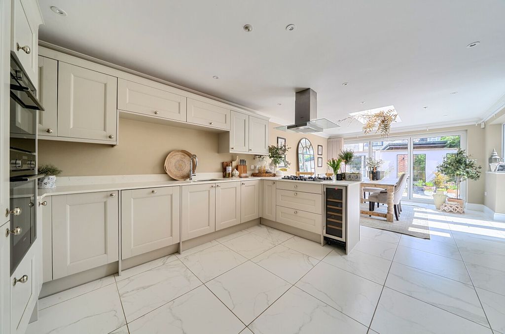 Additional image 2 of 4 bed detached house for saleLyndhurst Place, Chichester PO19