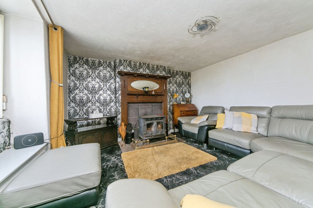 4 bed detached house for saleLlanfairynghornwy, Holyhead LL65