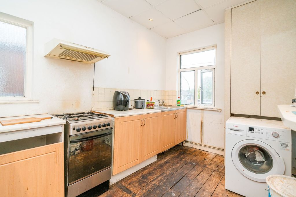 Additional image 3 of 3 bed flat for saleEaves Lane, Chorley PR6