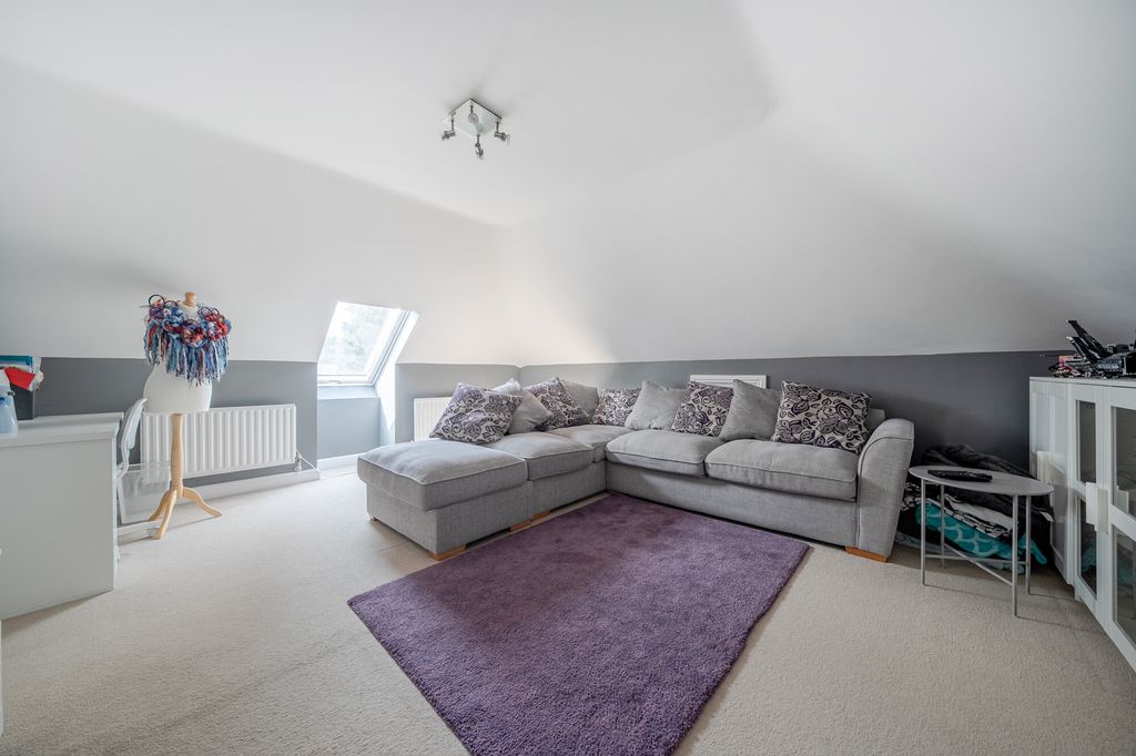 Additional image 14 of 6 bed detached house for saleWalkers Ridge, Camberley GU15