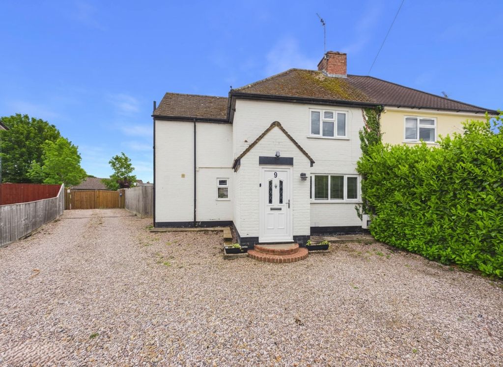 3 bed semi-detached house for saleGlimbers Grove, Chinnor, Oxfordshire OX39