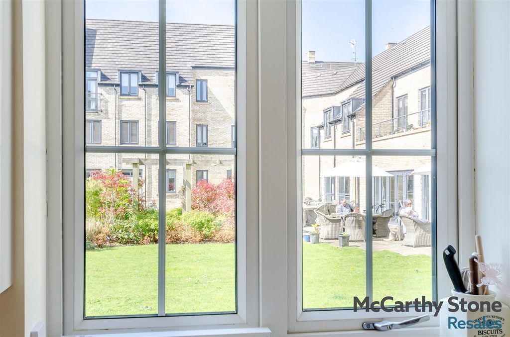 Additional image 2 of 1 bed flat for saleTrinity Road, Chipping Norton, Oxfordshire OX7