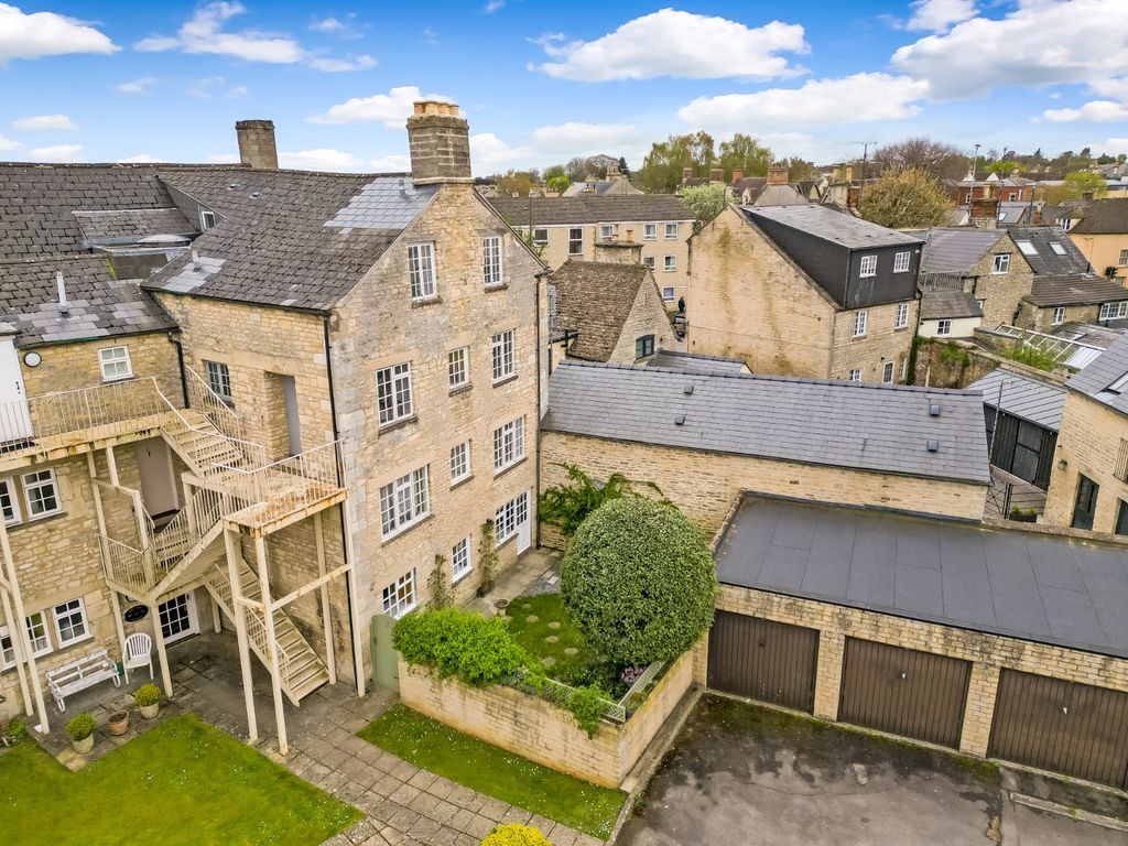 Additional image 12 of 2 bed flat for saleLondon Road, Cirencester, Gloucestershire GL7