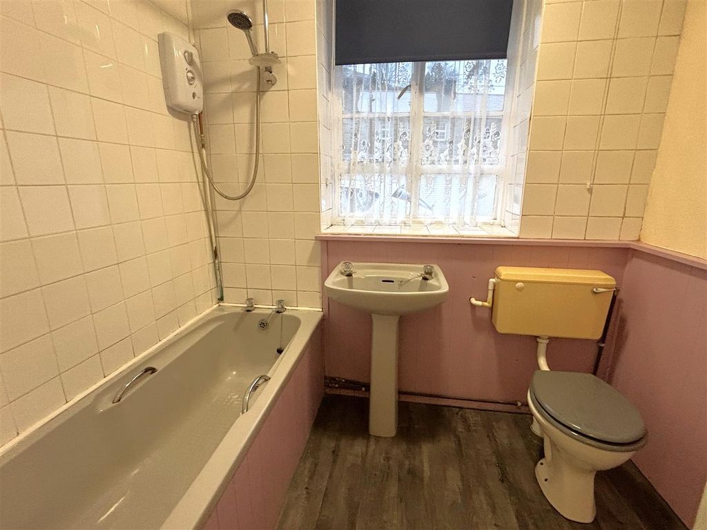 Additional image 7 of 1 bed flat for saleBannawell Street, Tavistock PL19
